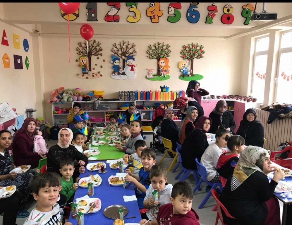 Yıldızlar sınıfı, veliler ile birlikte yerli malı etkinliği gerçekleştirdi.